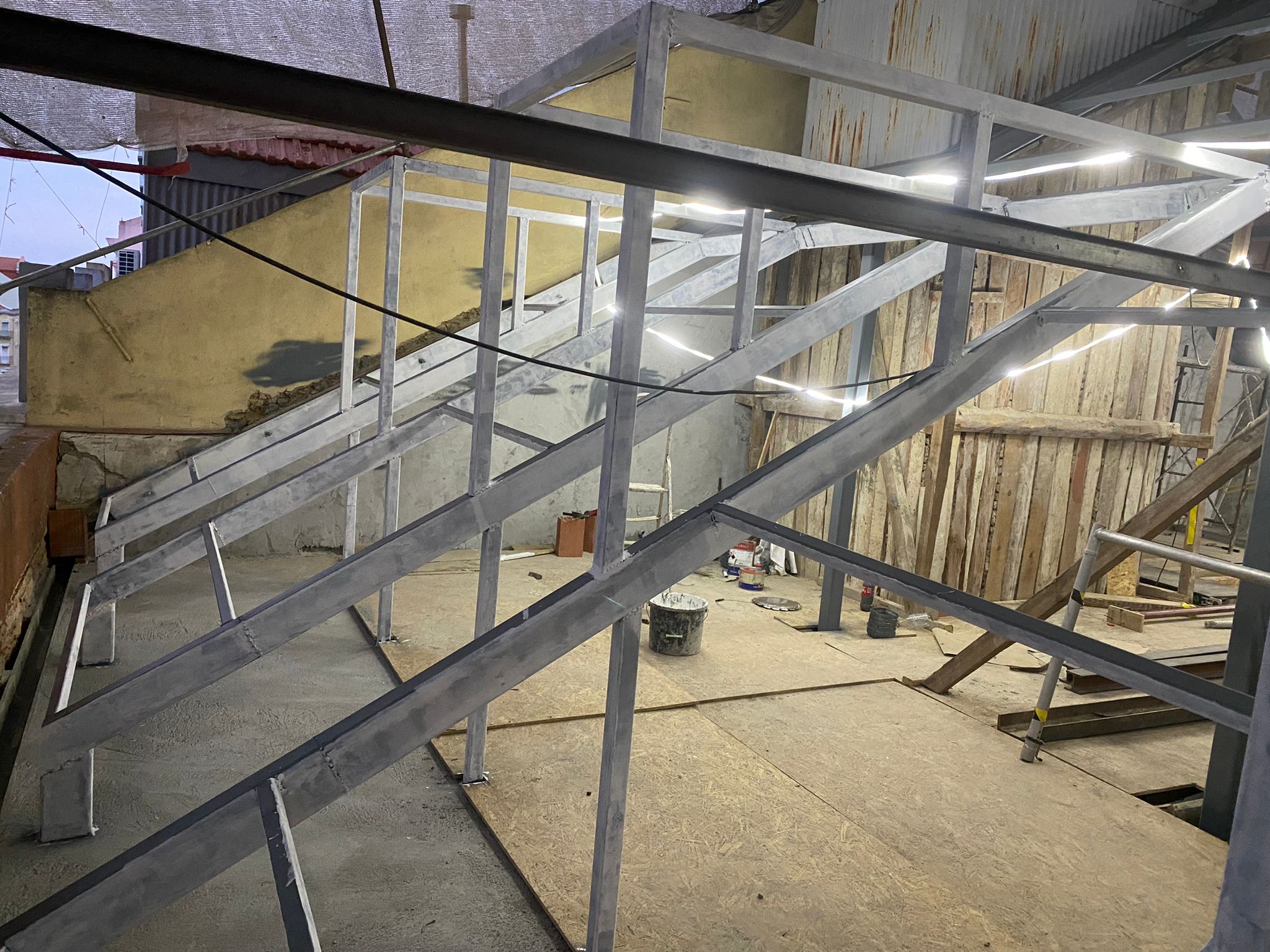 Construção de Estrutura de Telhado