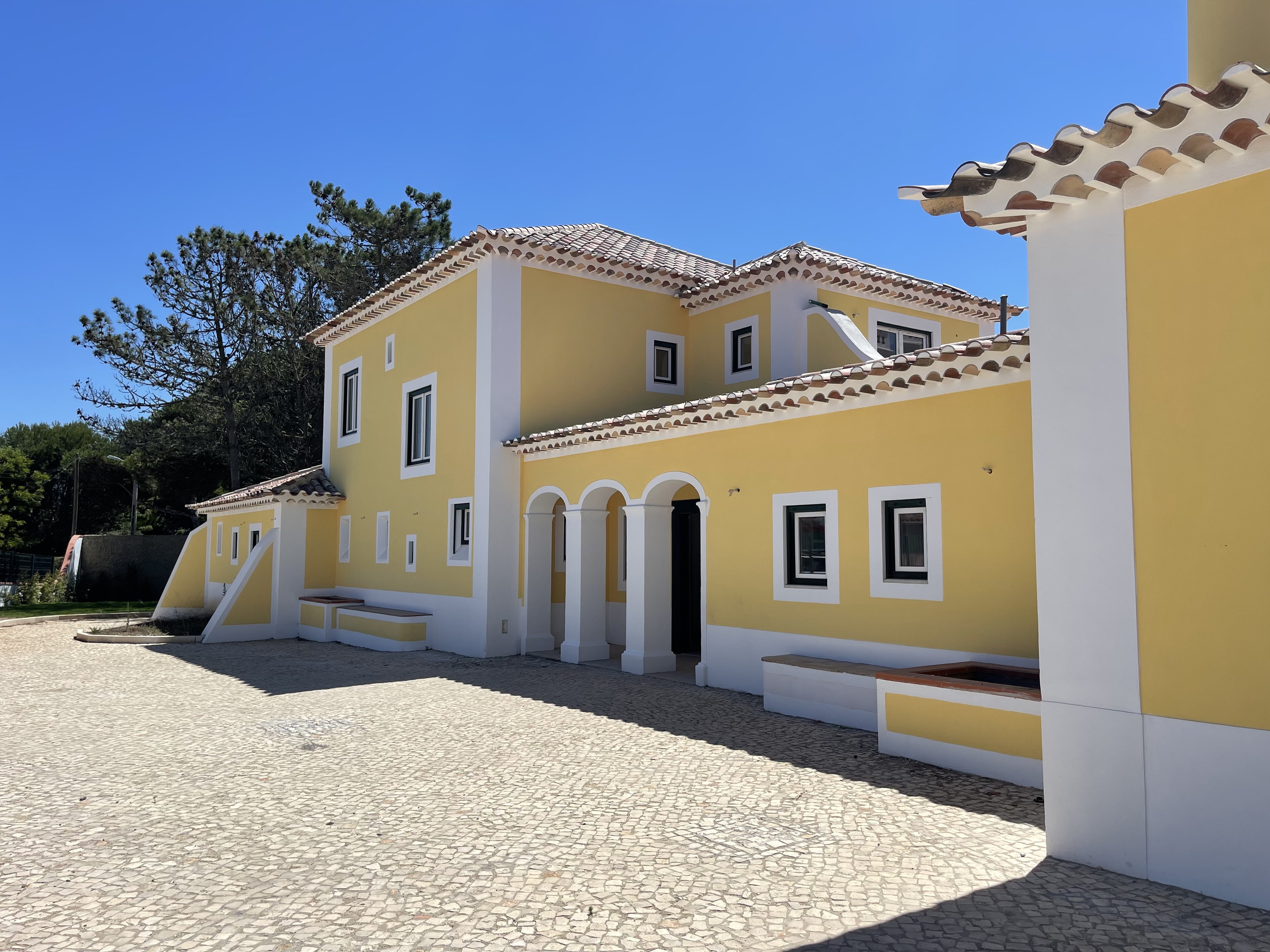 Moradia com Traça Tradicional, Sintra III